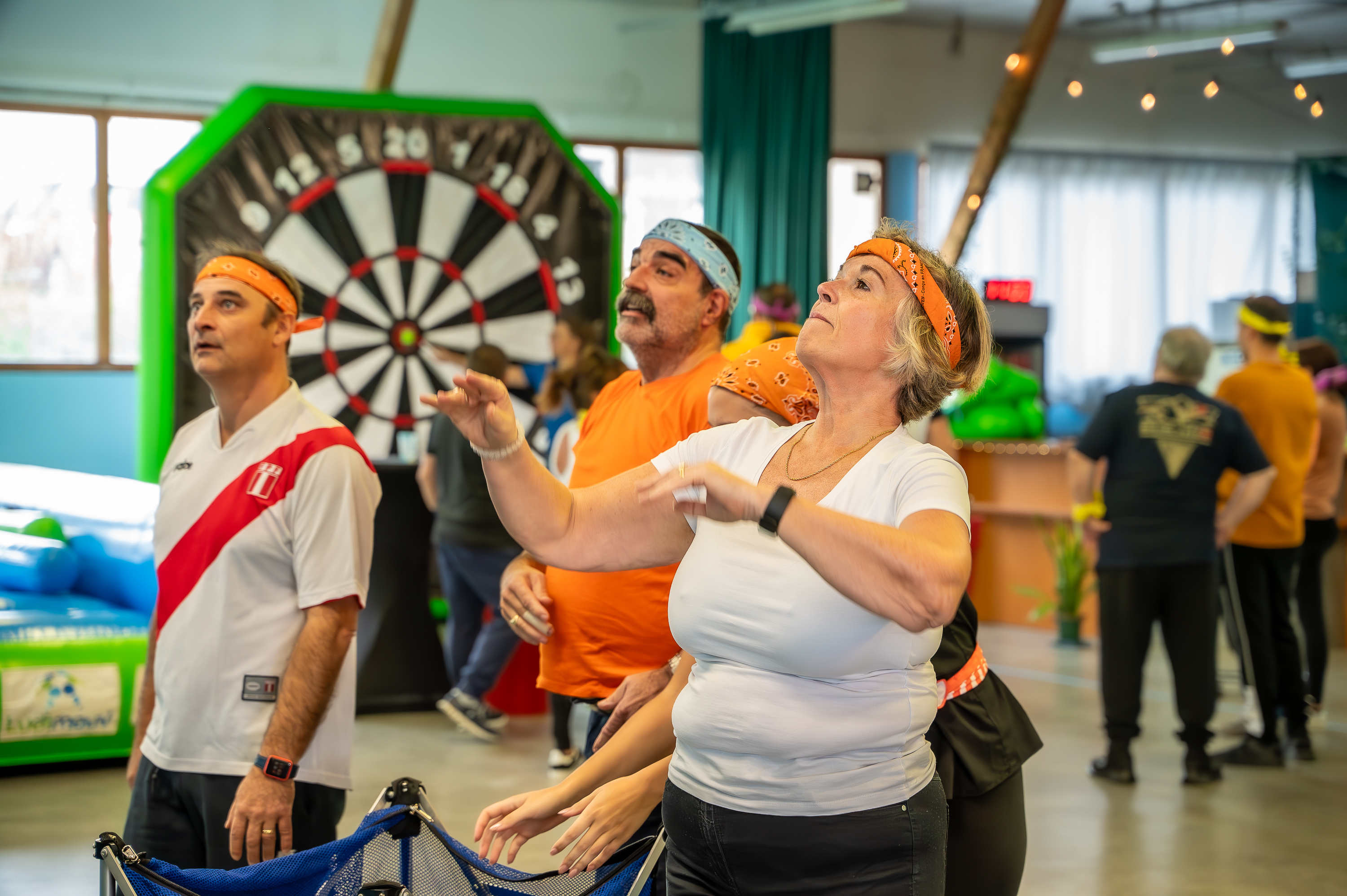 Olympiades team building Annecy LudiPlace - Puissance 4 Basket activité indoor entreprise